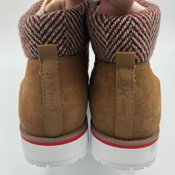 ~Anne Klein Willpower Ankle Suede Boots NWOB - Picture 4 of 9